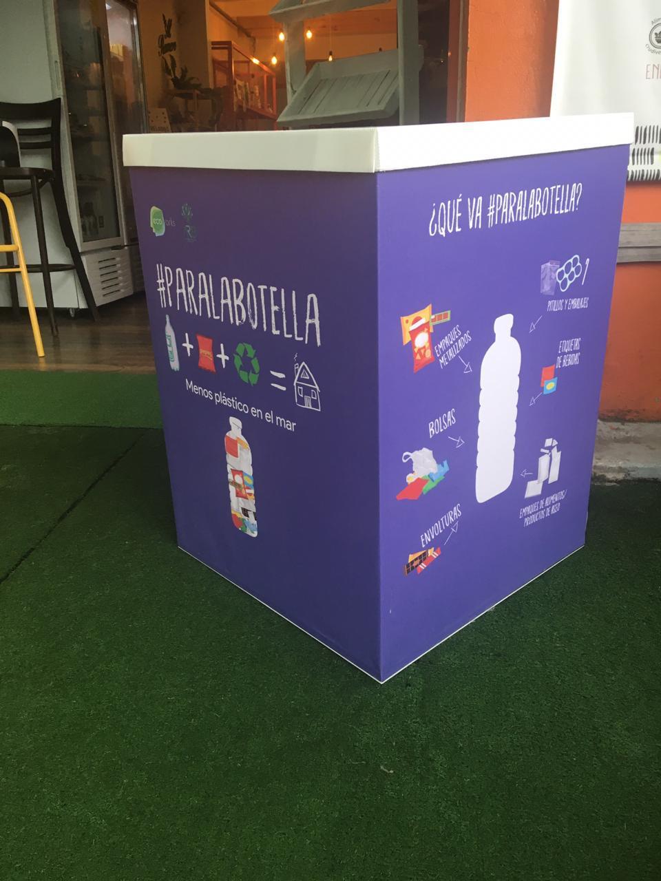 Contenedor "Botellas de Amor" Contenedor "Botellas de Amor"